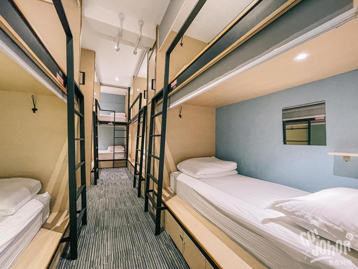 Attrus Bed & Breakfast Johor Bahru Buitenkant foto