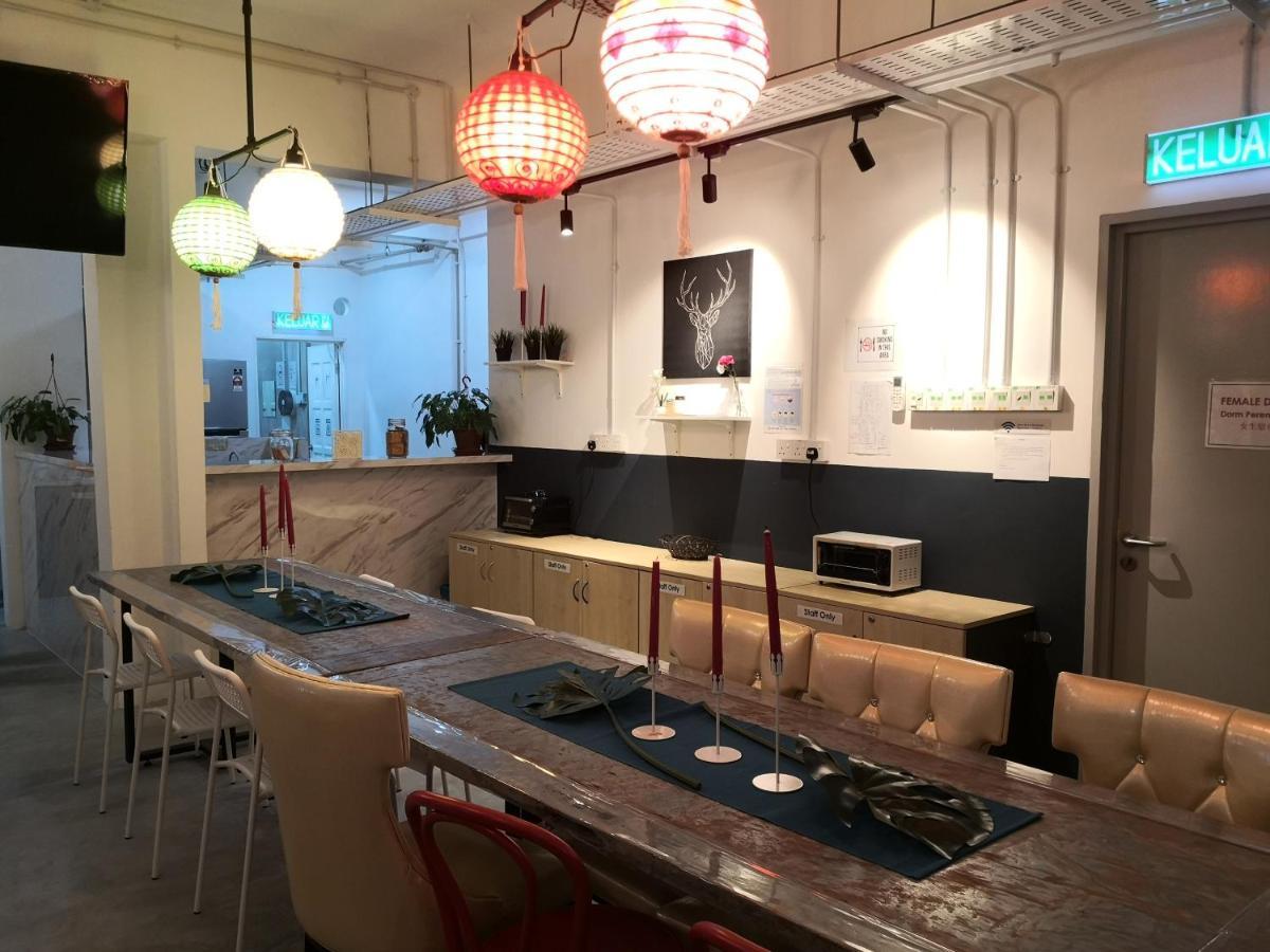 Attrus Bed & Breakfast Johor Bahru Buitenkant foto